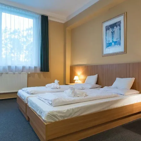Alfoeld Gyoengye 3* Orosháza