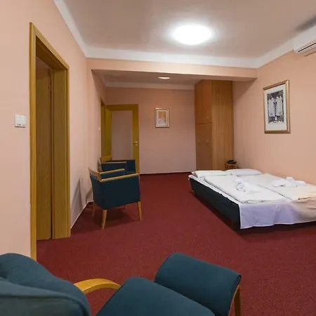 Hotel Alfoeld Gyoengye Orosháza